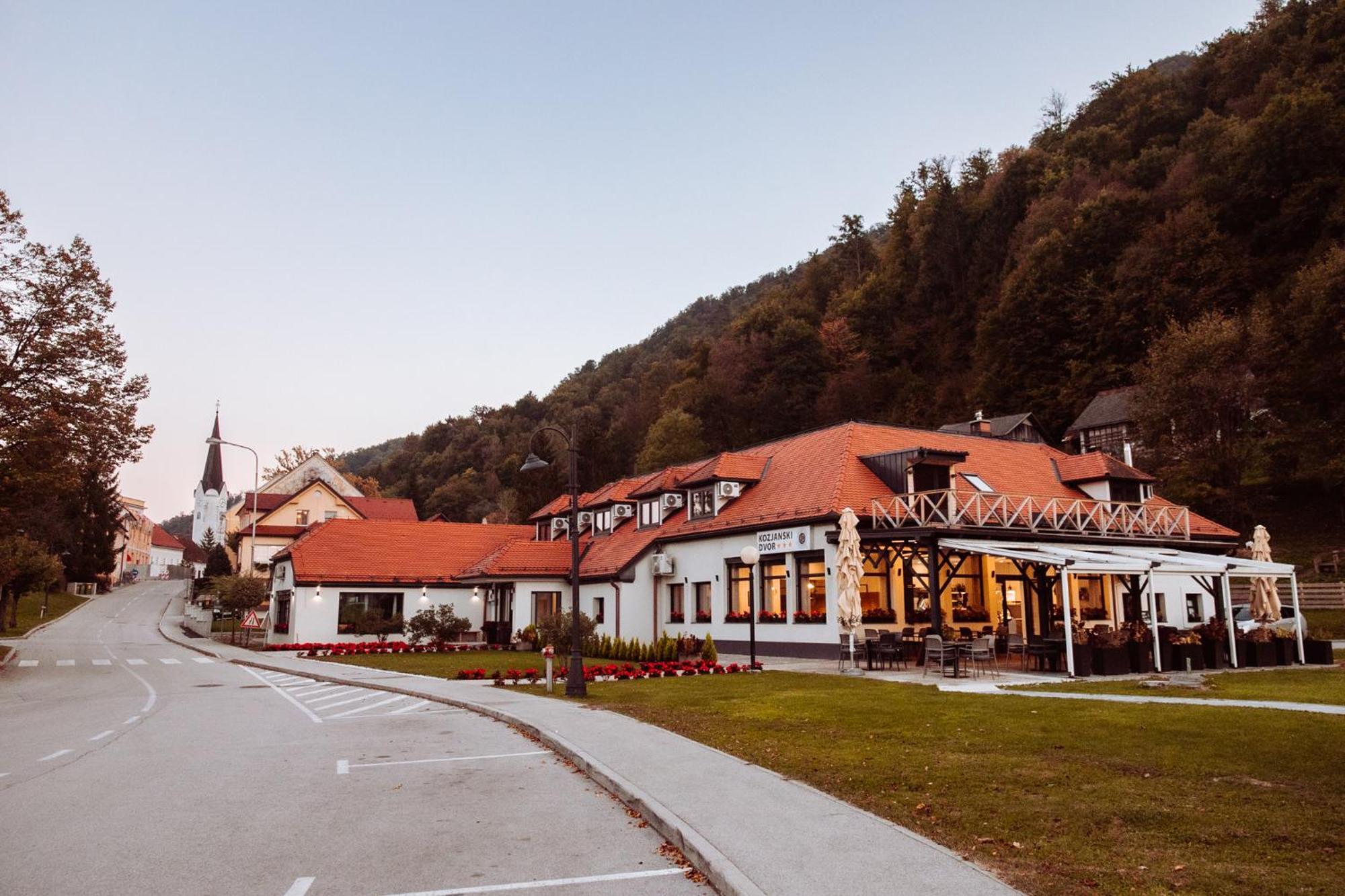Kozjanski Dvor 博德森特克 外观 照片